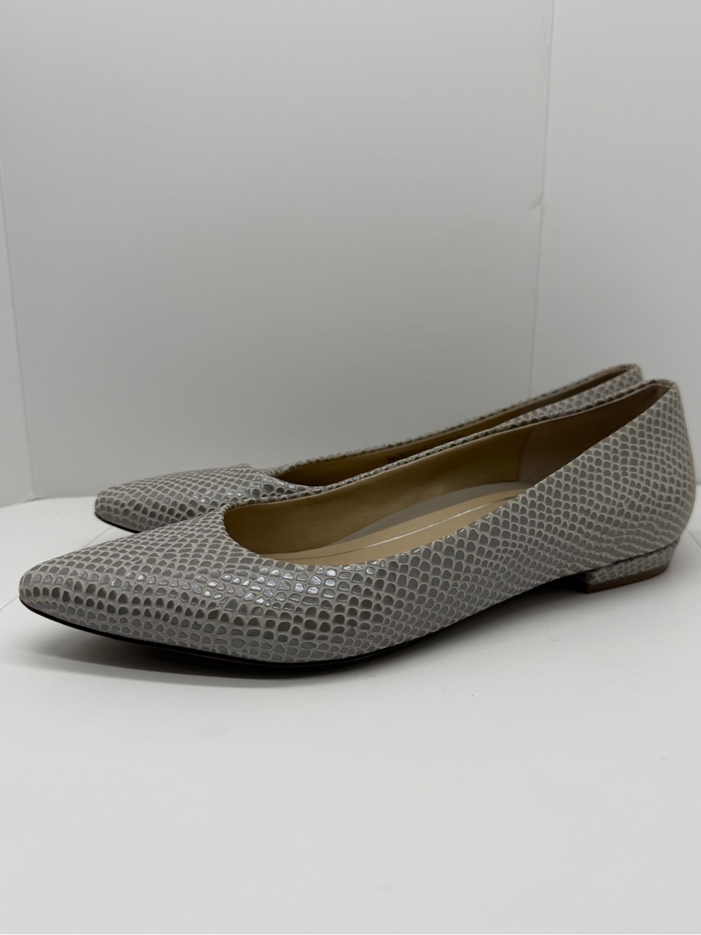 Vionic Lena Flats Size 10 Taupe Gray Leather Point Toe Slip On Comfortable Flat